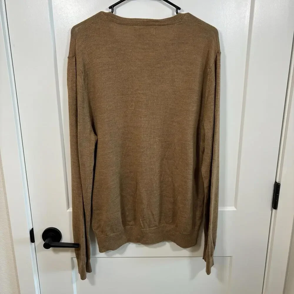 Men’s Banana Republic 100% Merino Wool V Neck Sweater - Fall Cozy Sweater